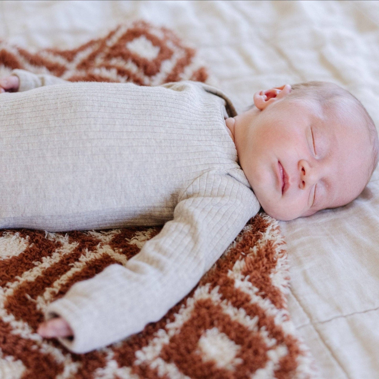 DOUBLE-LAYER BAMBONI® MINI BLANKETS: Tan Leopard Double Layer