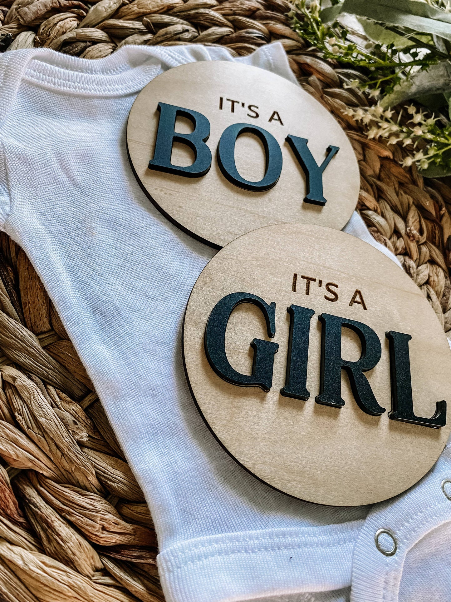 It’s a Boy Gender Reveal Announcement Sign - Round: White
