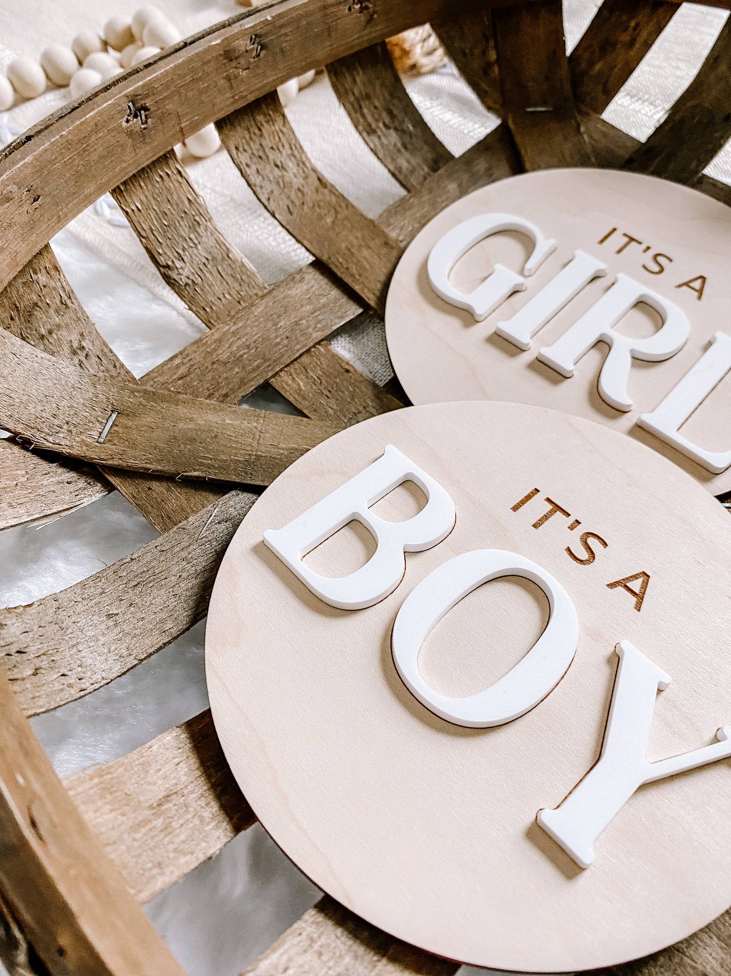 It’s a Girl Gender Reveal Announcement Sign - Round : White
