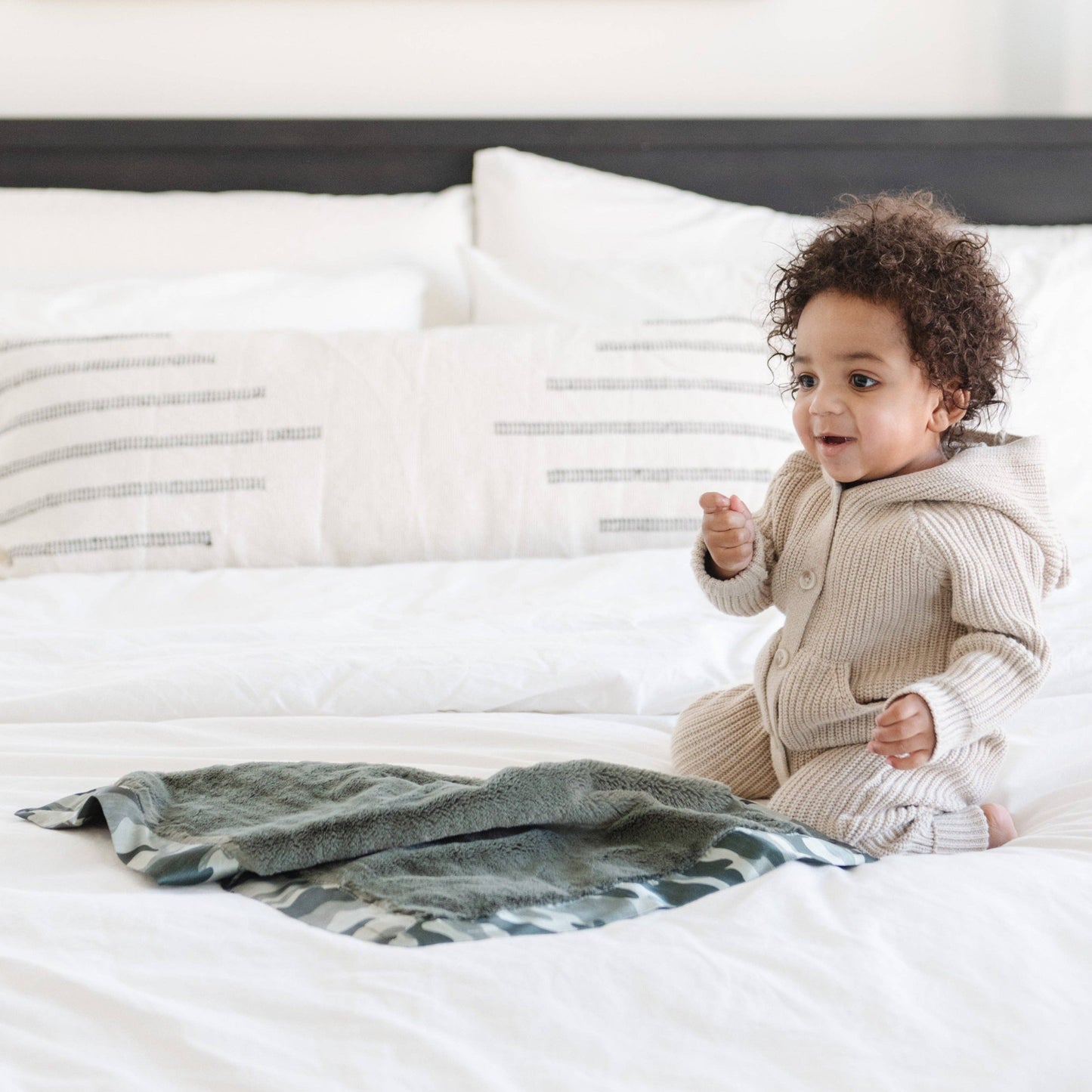 SATIN BACK MINI BLANKETS: Daisy