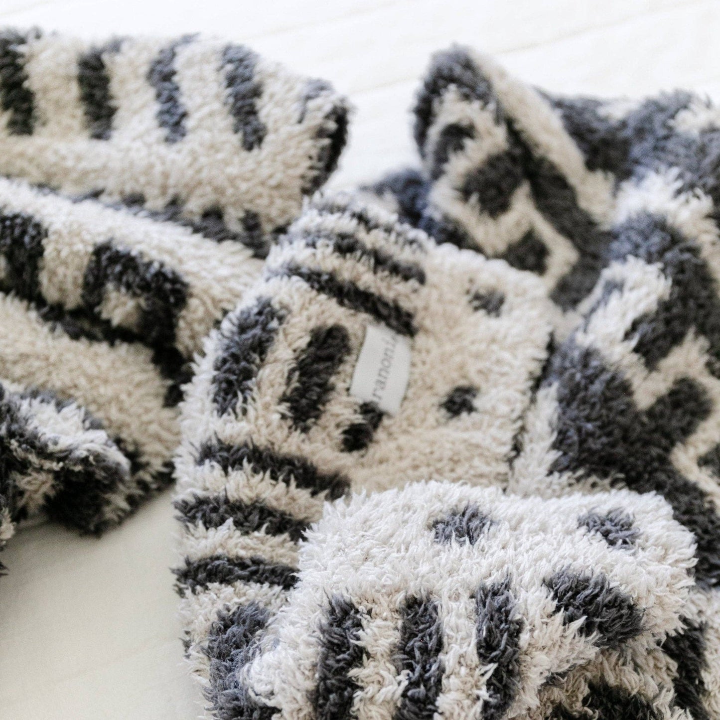 DOUBLE-LAYER BAMBONI® MINI BLANKETS: Tan Leopard Double Layer