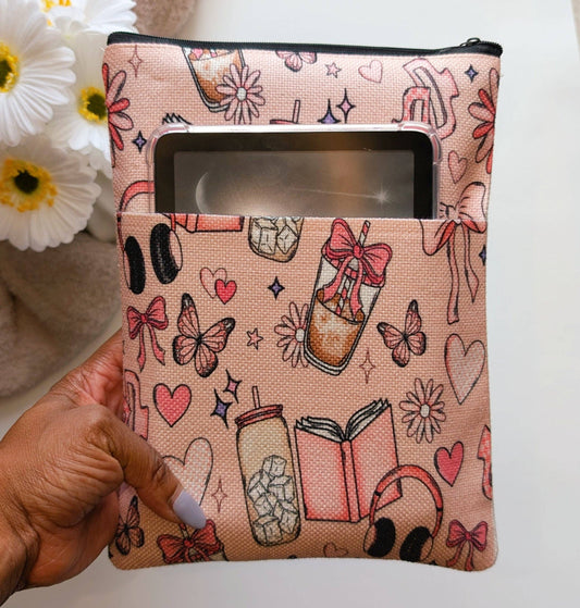 Book & Kindle Sleeve: Bookish Girlie Essentials