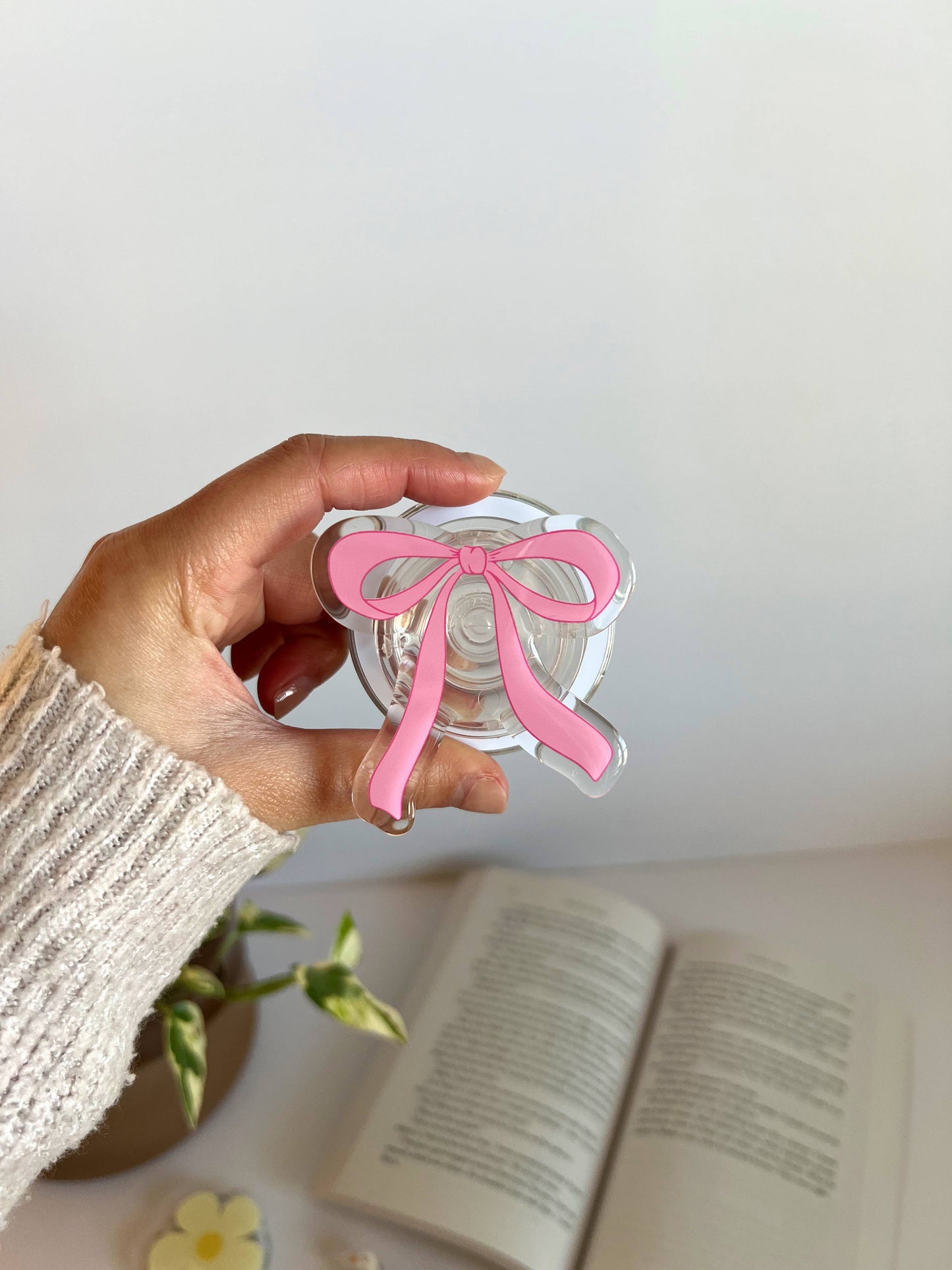 Pink Bow Kindle Grip
