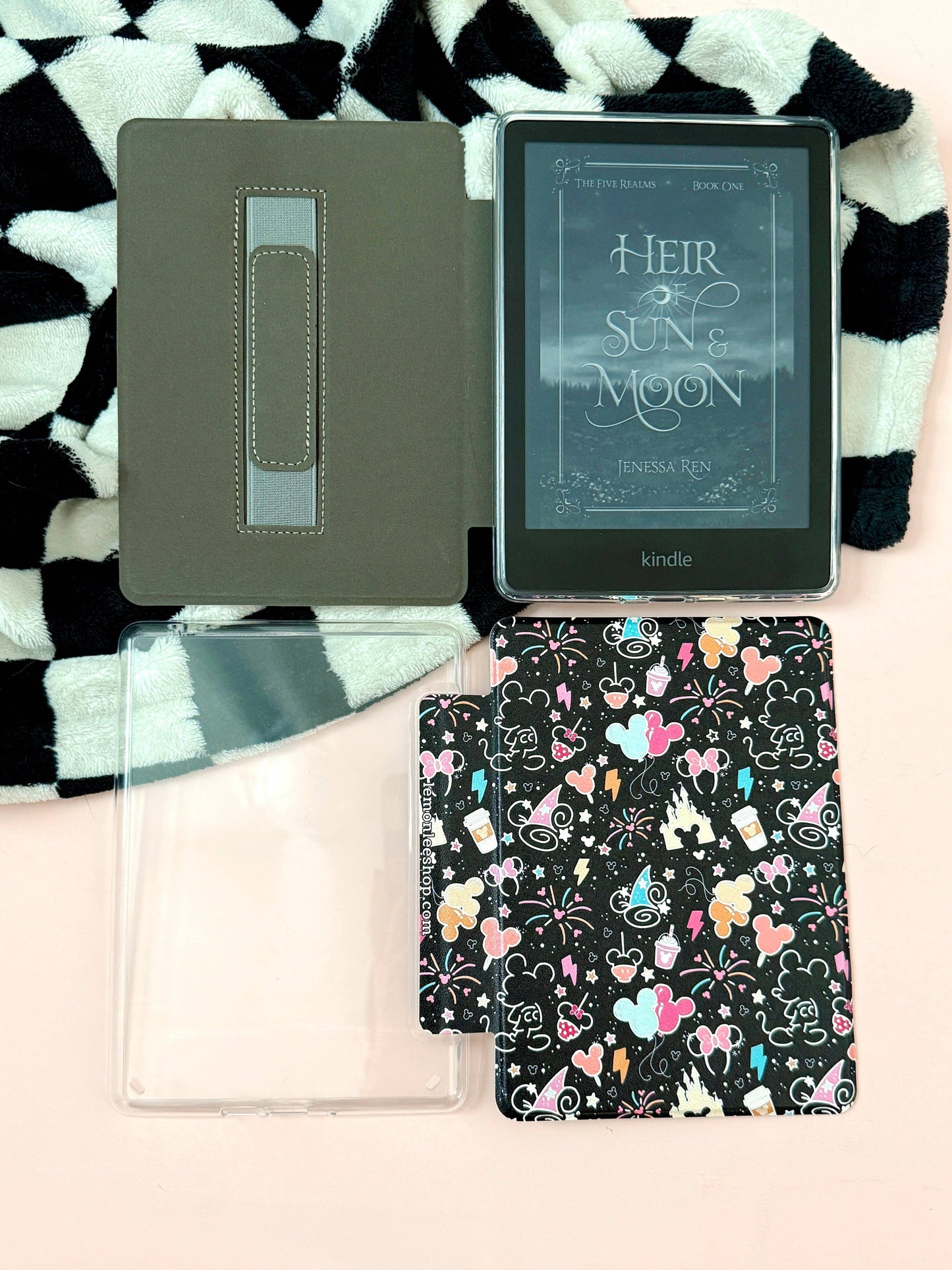 Kindle Case Cover w/ Clear Back &Cover Strap - Magical Mouse : 12th Generation 7" Paperwhite/Colorsoft