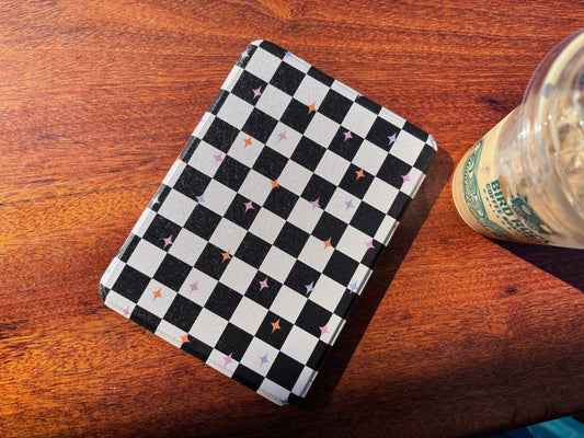 Retro Checkered Kindle Case: PPW 2024 & Colorsoft w/handstrap