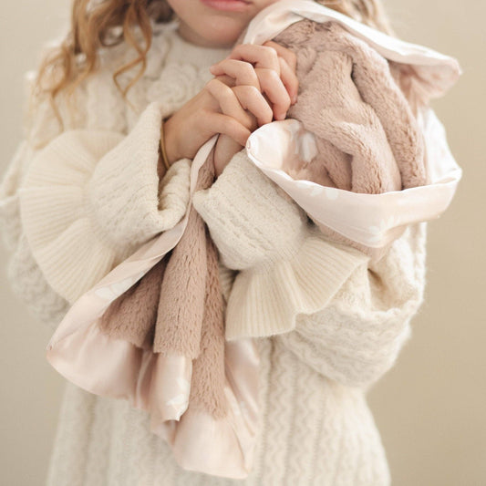 SATIN BACK MINI BLANKETS: Daisy