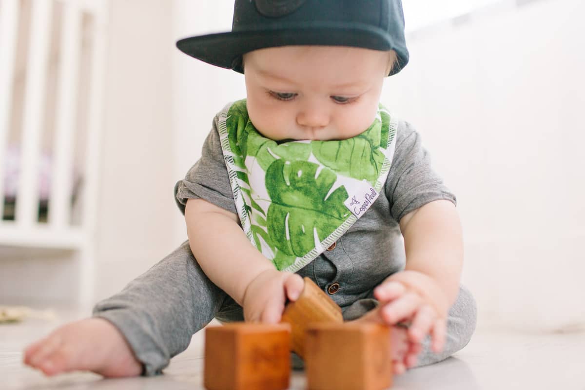 Noah Baby Bandana Bib Set (4-pack)