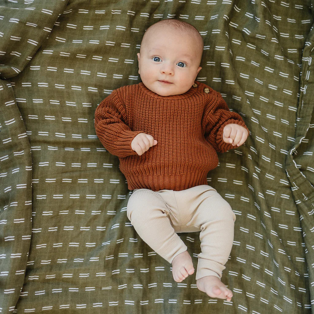 baby model wearing leggings